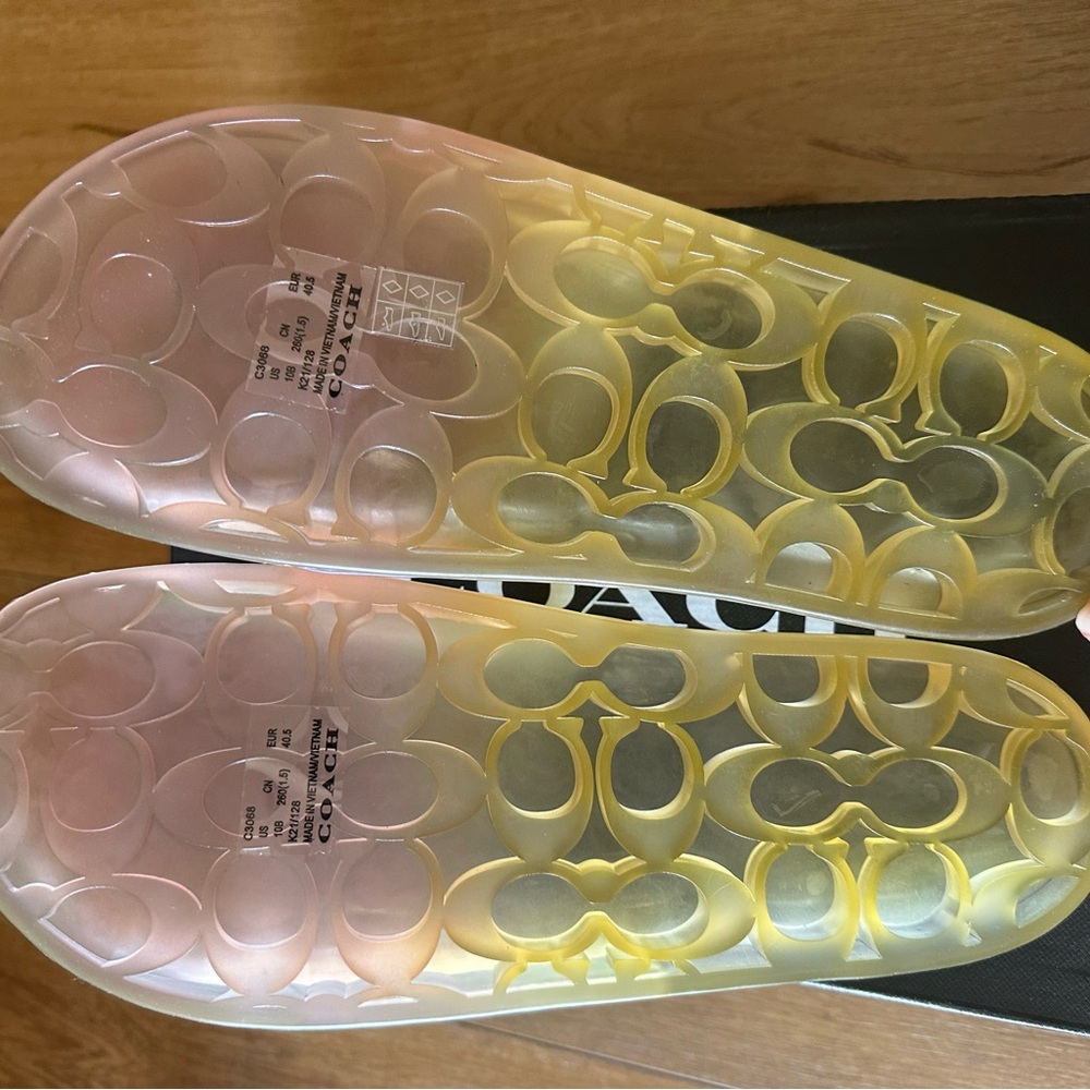 𝓒O𝓐𝓒𝓗 Women's Ulyssa Jelly Pool Slides w/box - Picture 6 of 15